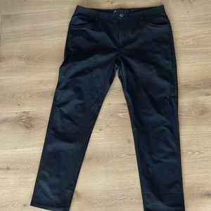 Vuori Meta Pant - Black - Size 38x32